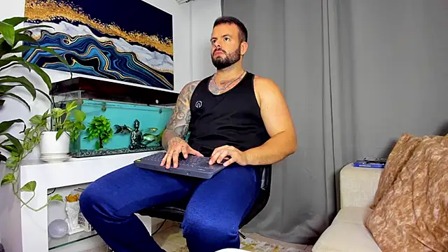 Snapshot of Johnnygrayson1 chatting on February 19, 11:04 pm Johnnygrayson1 online show from February 19, 11:04 pm