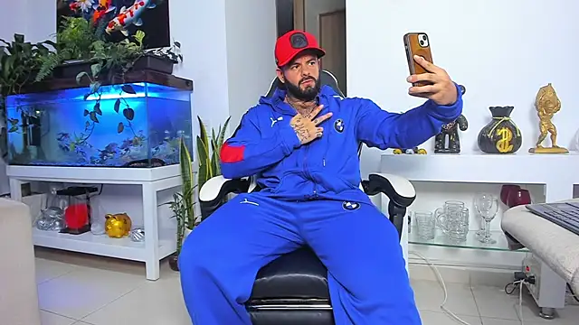 Johnnygrayson1 online show from January 5, 11:41 pm