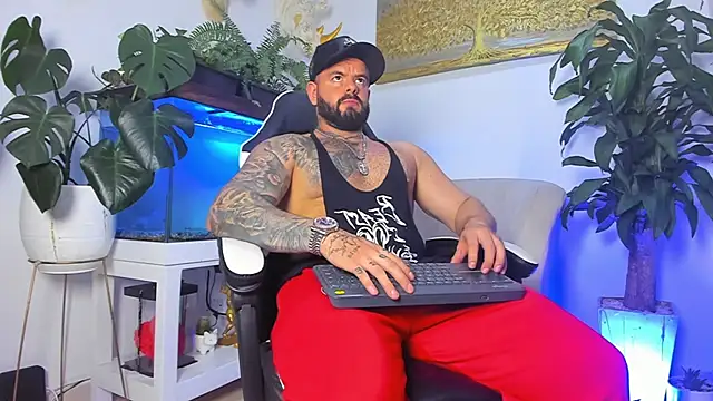 Johnnygrayson1 online show from February 24, 12:44 am