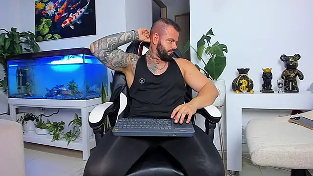 Snapshot of Johnnygrayson1 chatting on September 13, 1:27 am Johnnygrayson1 online show from September 13, 1:27 am