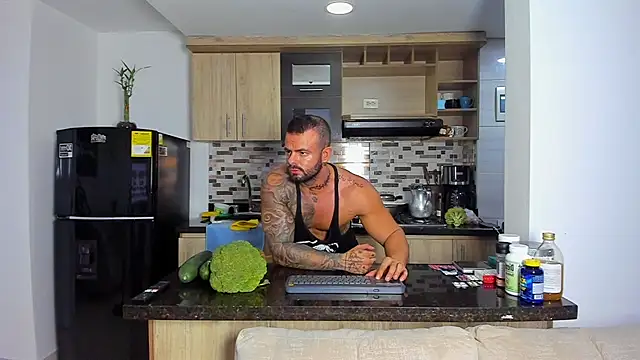 Snapshot of Johnnygrayson1 chatting on November 21, 12:09 am Johnnygrayson1 online show from November 21, 12:09 am