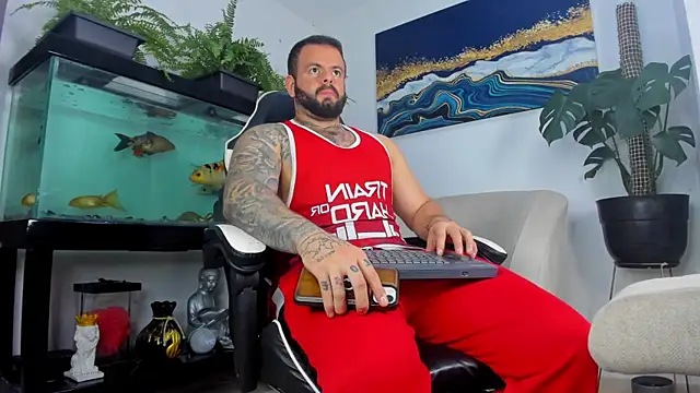 Snapshot of Johnnygrayson1 chatting on June 5, 12:26 am Johnnygrayson1 online show from June 5, 12:26 am