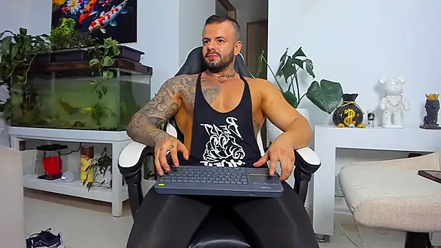 Snapshot of Johnnygrayson1 chatting on November 18, 11:26 pm Johnnygrayson1 online show from November 18, 11:26 pm