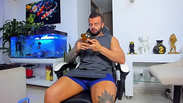 Johnnygrayson1 online show from December 17, 12:59 am