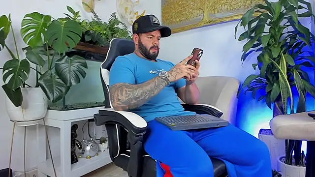 Johnnygrayson1 online show from April 2, 12:29 am