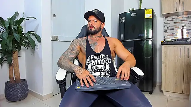 Snapshot of Johnnygrayson1 chatting on November 28, 11:16 pm Johnnygrayson1 online show from November 28, 11:16 pm