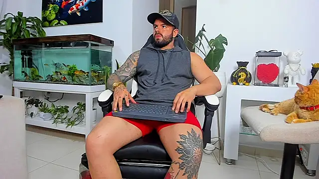 Snapshot of Johnnygrayson1 chatting on October 5, 12:23 am Johnnygrayson1 online show from October 5, 12:23 am