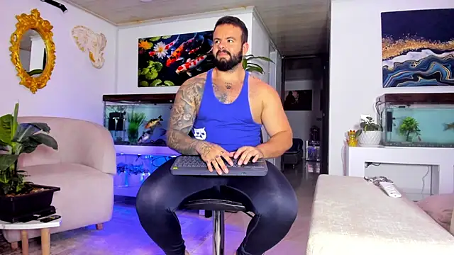 Snapshot of Johnnygrayson1 chatting on March 16, 11:15 pm Johnnygrayson1 online show from March 16, 11:15 pm