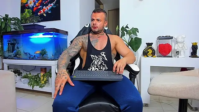 Snapshot of Johnnygrayson1 chatting on November 1, 12:28 am Johnnygrayson1 online show from November 1, 12:28 am