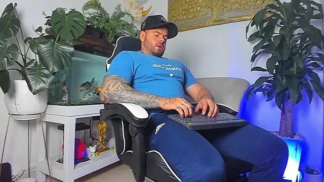 Johnnygrayson1 online show from February 26, 12:10 am