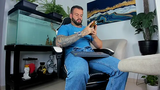 Johnnygrayson1 online show from May 29, 12:27 am