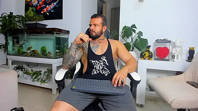 Snapshot of Johnnygrayson1 chatting on October 6, 11:27 pm Johnnygrayson1 online show from October 6, 11:27 pm