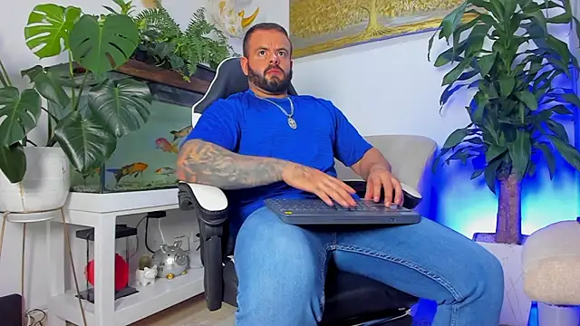 Johnnygrayson1 online show from March 25, 1:39 am