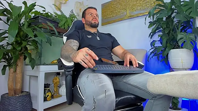 Johnnygrayson1 online show from May 10, 1:20 am
