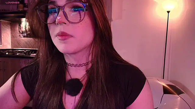 Snapshot of Yuri_Stars chatting on February 9, 4:10 am Yuri Stars online show from February 9, 4:10 am