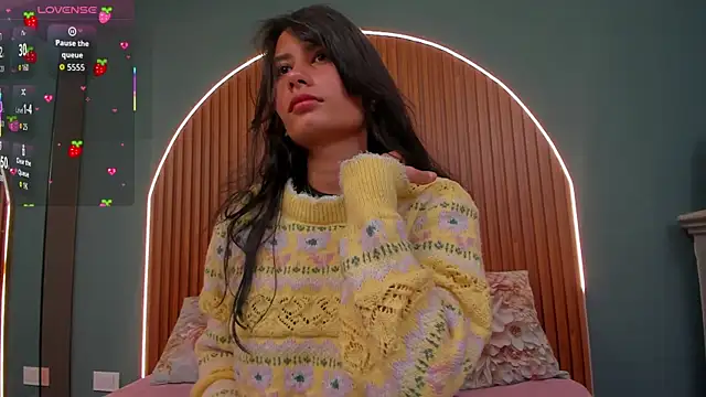 NayeCloud online show from November 28, 3:39 am