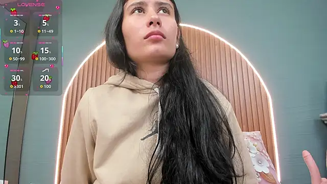 NayeCloud online show from October 15, 3:38 am