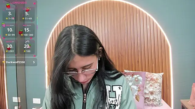 NayeCloud online show from October 21, 3:50 am