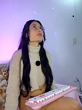 NayeCloud online show from March 18, 1:57 pm