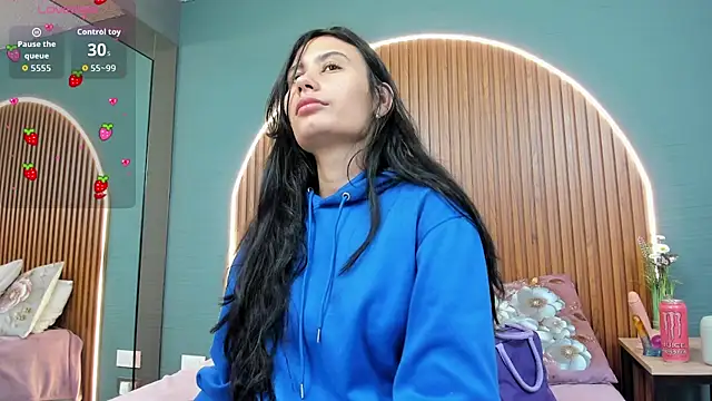 NayeCloud online show from November 5, 3:31 am