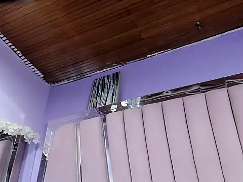 Snapshot of Sasha_Petitte chatting on December 17, 3:44 am Sasha Petitte online show from December 17, 3:44 am