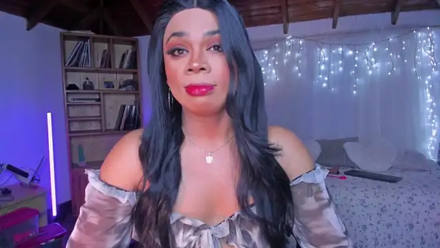 Snapshot of CuteRomi chatting on February 11, 5:29 am CuteRomi online show from February 11, 5:29 am