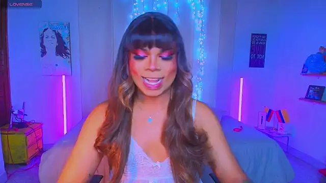 Snapshot of CuteRomi chatting on September 12, 6:24 am CuteRomi online show from September 12, 6:24 am