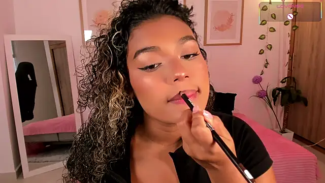 aleja montiel   online show from March 28, 1:23 pm