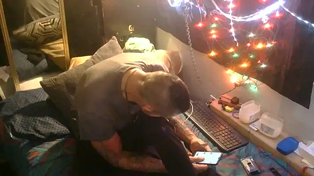 Snapshot of TheOneYouLove69 chatting on February 19, 7:55 pm TheOneYouLove69 online show from February 19, 7:55 pm