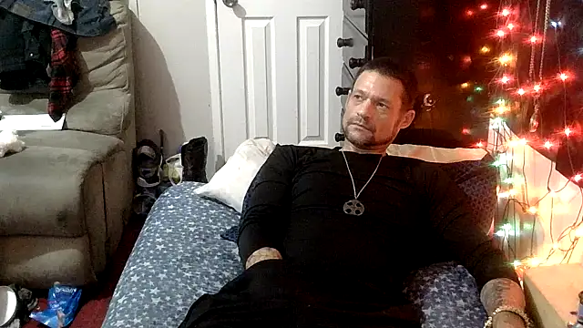 Snapshot of TheOneYouLove69 chatting on January 15, 8:45 pm TheOneYouLove69 online show from January 15, 8:45 pm