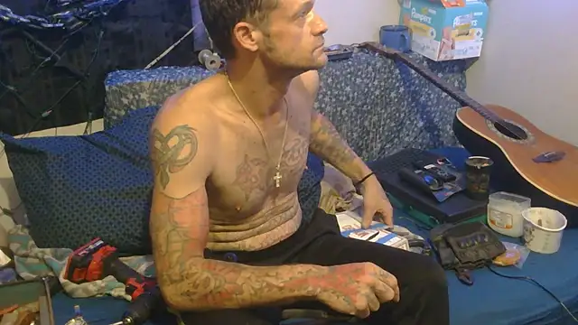 Snapshot of TheOneYouLove69 chatting on November 19, 8:36 am TheOneYouLove69 online show from November 19, 8:36 am