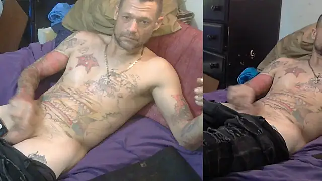 Snapshot of TheOneYouLove69 chatting on February 26, 9:09 am TheOneYouLove69 online show from February 26, 9:09 am