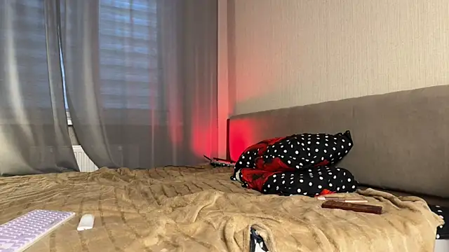 weshycouple online show from October 10, 7:15 pm