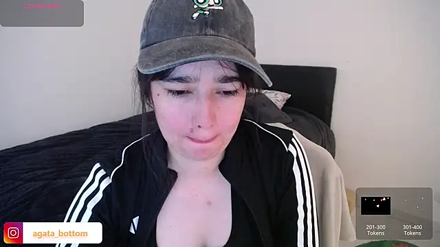 NewAgatha Bolton online show from January 14, 7:06 pm