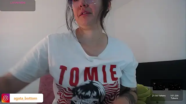 Snapshot of NewAgatha_Bolton chatting on October 6, 9:37 pm NewAgatha Bolton online show from October 6, 9:37 pm