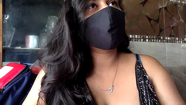HaaniKaur online show from May 11, 8:05 am