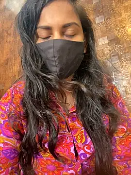 HaaniKaur online show from October 31, 7:49 am