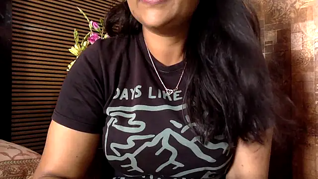 HaaniKaur online show from February 16, 8:57 am