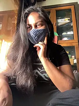 HaaniKaur online show from November 18, 7:44 am