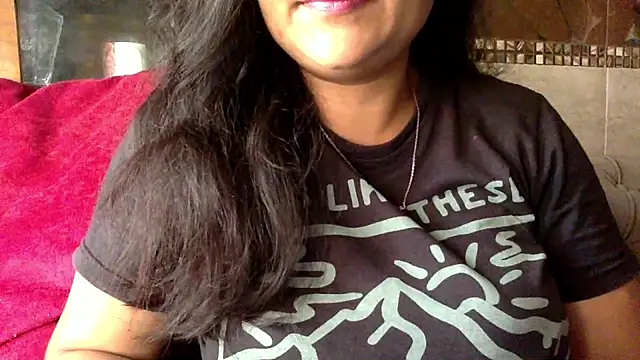 HaaniKaur online show from May 9, 8:18 am