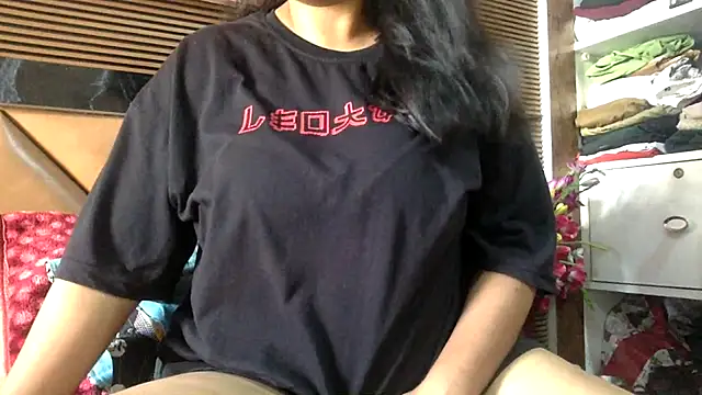 HaaniKaur online show from February 6, 8:21 am