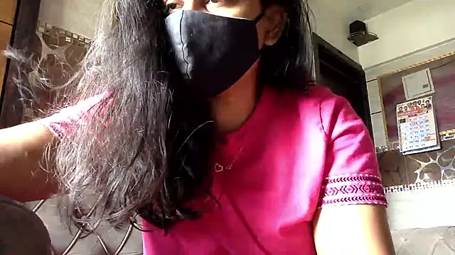 HaaniKaur online show from April 18, 5:10 am