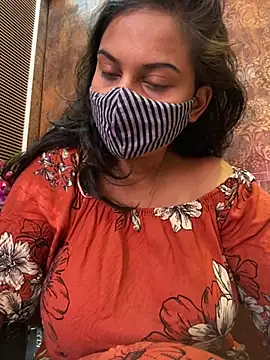 Snapshot of HaaniKaur chatting on March 3, 7:35 am HaaniKaur online show from March 3, 7:35 am