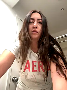 Snapshot of xLadyScarlettx chatting on December 4, 4:11 am xLadyScarlettx online show from December 4, 4:11 am