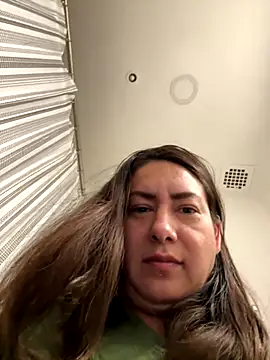 Snapshot of xLadyScarlettx chatting on December 5, 4:44 am xLadyScarlettx online show from December 5, 4:44 am