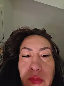 xLadyScarlettx online show from April 13, 3:21 am