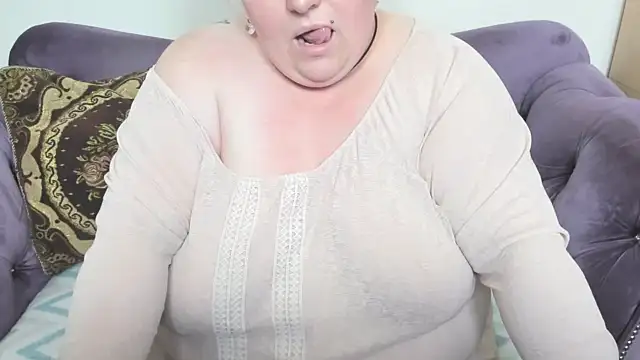 Snapshot of fashiona chatting on October 25, 9:37 pm fashiona online show from October 25, 9:37 pm