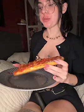 RubyLunaa online show from November 16, 3:28 pm