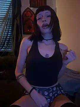 Snapshot of Gothbabbi chatting on October 5, 11:17 pm Gothbabbi online show from October 5, 11:17 pm
