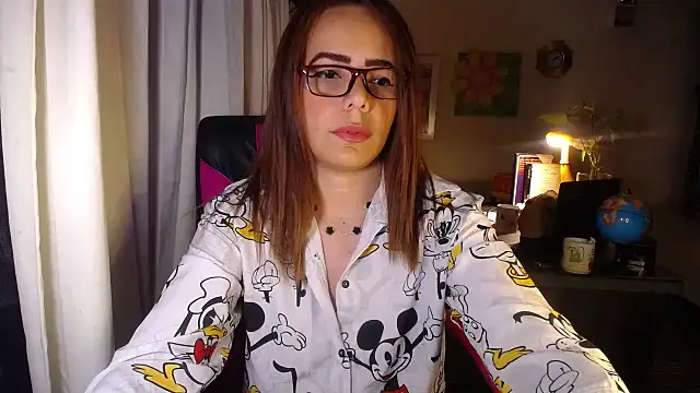 Snapshot of danielle_rose_1 chatting on June 29, 5:01 pm danielle rose 1 online show from June 29, 5:01 pm